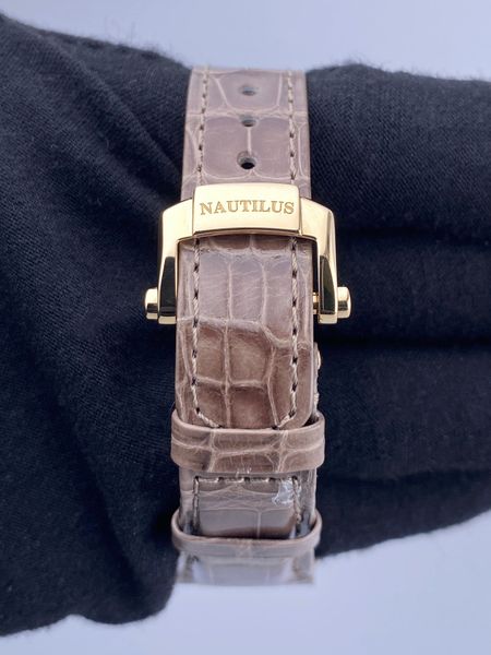 Patek Philippe Nautilus 7010R-010